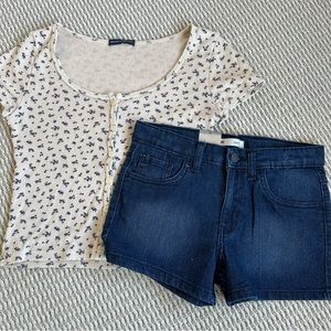 Brandy Melville Floral Top & Levi’s Denim Shorts 14